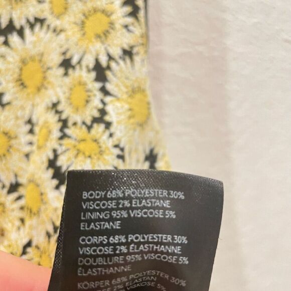 New Maeve Anthropologie Button Side Top Size Large Yellow & Black Daisy Print - Picture 9 of 11